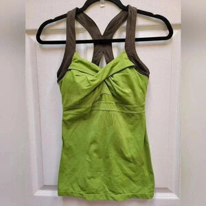 Athleta Jaya Tank Top Twist Front Built in Shelf Bra Size Small